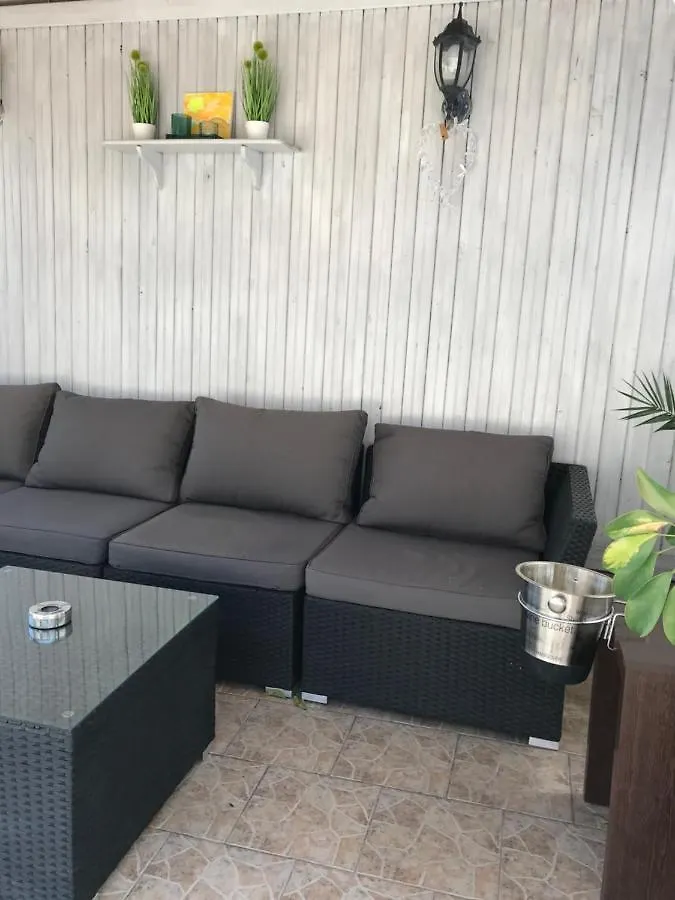 White Rose Guest Rooms Burgas 2*,
