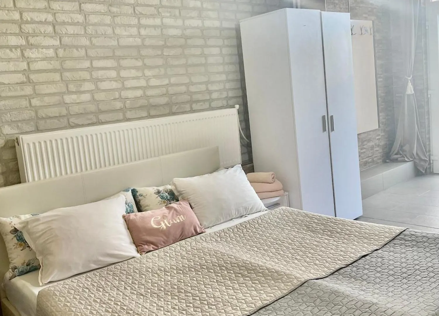 White Rose Guest Rooms Burgas 2*,  Bulgarien