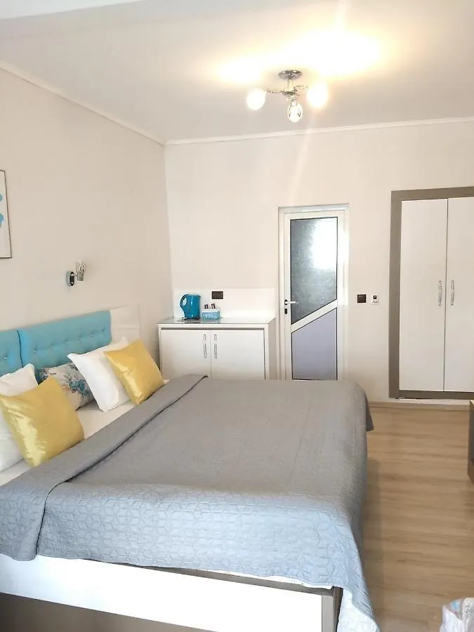 White Rose Guest Rooms Бургас 2*,  Болгария