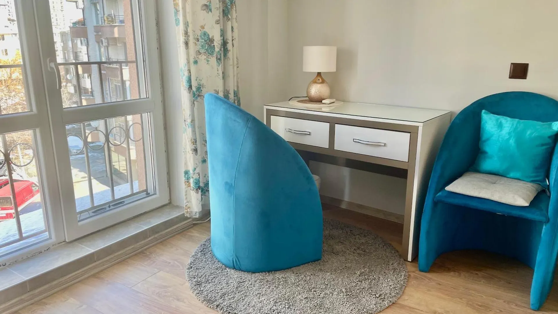 ** Отель White Rose Guest Rooms Бургас Болгария